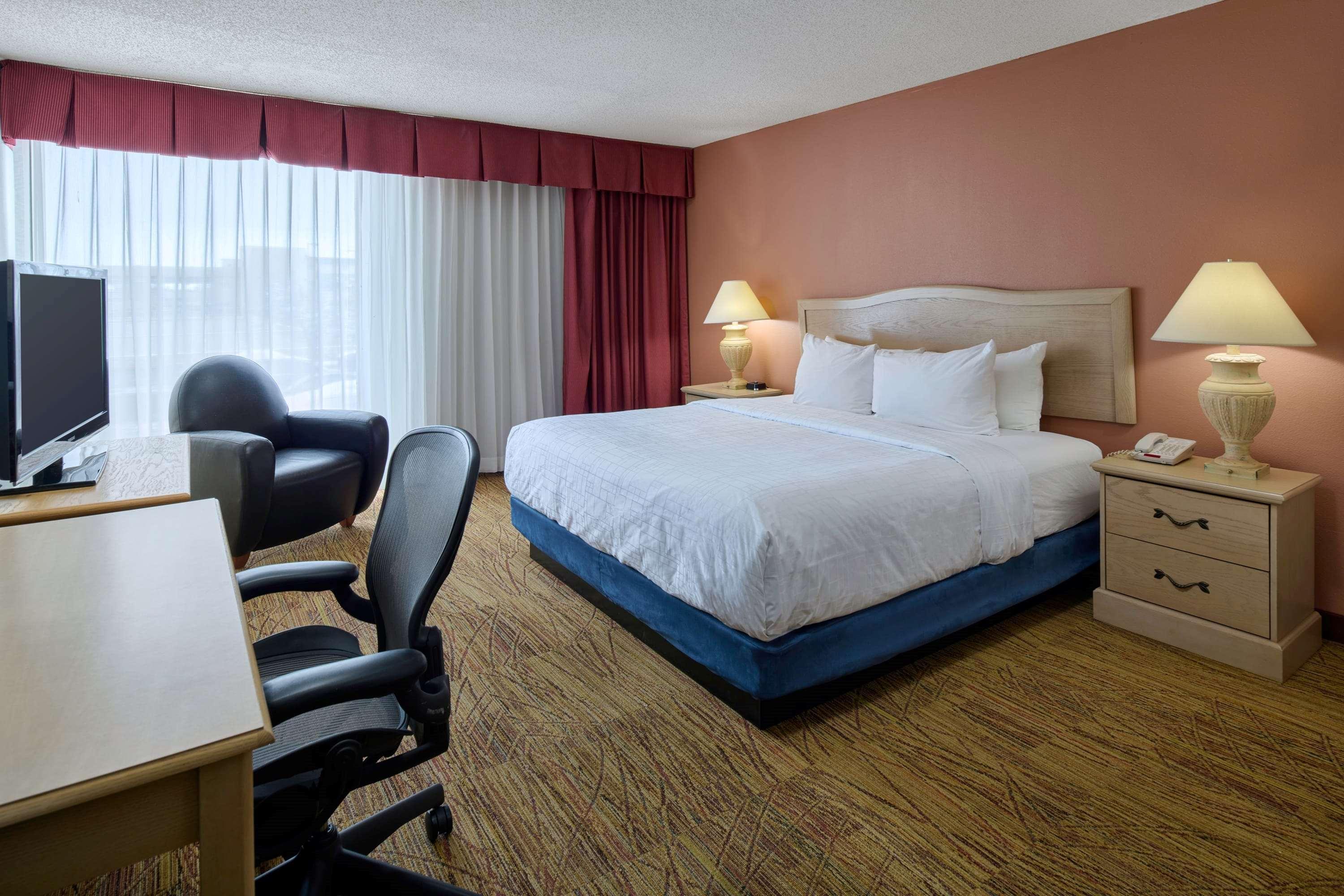 Wyndham El Paso Airport And Water Park Hotell Eksteriør bilde